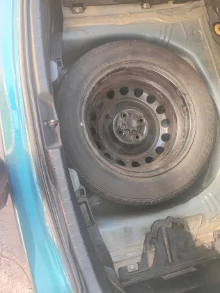 تويوتا ياريس 2013 أبيض مستعملة للبيع