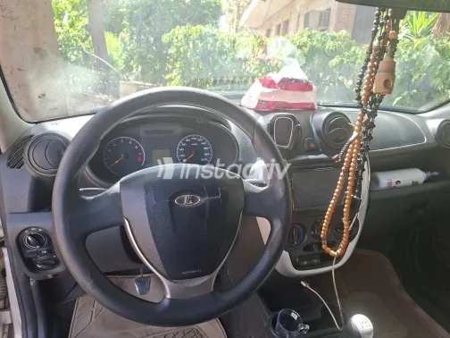 لادا جرانتا 2019 أبيض مستعملة للبيع - 5