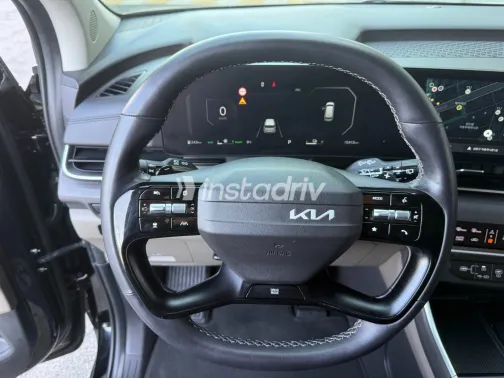 كيا كارنفال 2026 أبيض مستعملة للبيع - 4