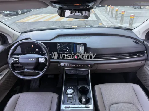 كيا كارنفال 2026 أبيض مستعملة للبيع - 5