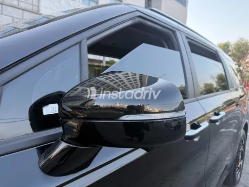 كيا كارنفال 2026 أبيض مستعملة للبيع - 7