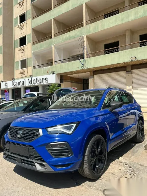 سيات اتيكا 2025 أزرق غامق جديدة للبيع - 2