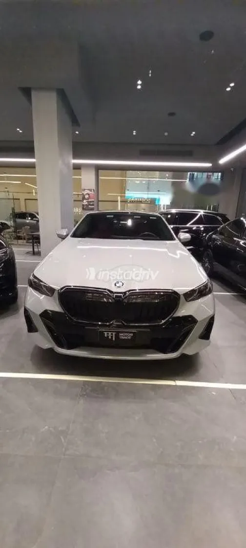 بي ام دبليو 520 2024 أبيض مستعملة للبيع - 9