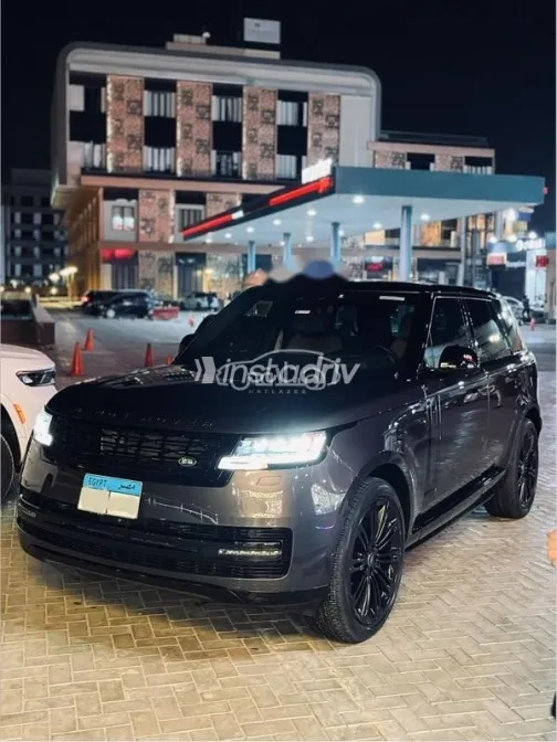 لاند روفر رنج روفر فوج 2023 رمادي مستعملة للبيع - 1