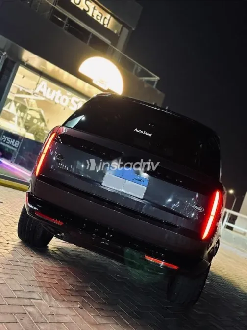 لاند روفر رنج روفر فوج 2023 رمادي مستعملة للبيع - 3