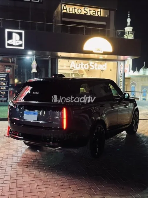 لاند روفر رنج روفر فوج 2023 رمادي مستعملة للبيع - 4