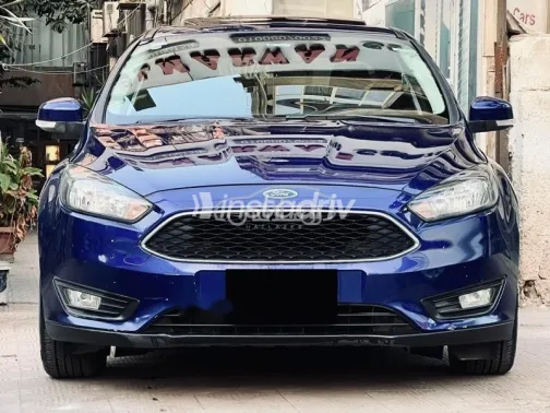 فورد فوكس 2018 أزرق غامق مستعملة للبيع - 1