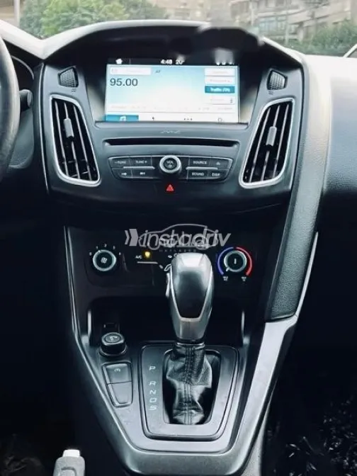 فورد فوكس 2018 أزرق غامق مستعملة للبيع - 5