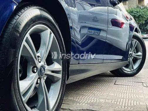 فورد فوكس 2018 أزرق غامق مستعملة للبيع - 8