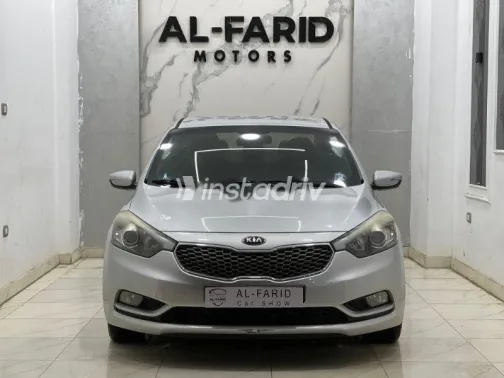 كيا K3 2013 رمادي مستعملة للبيع - 1