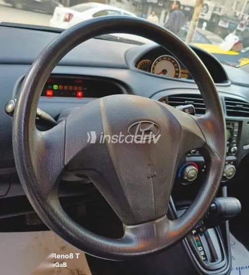 هيونداي ماتريكس 2011 أزرق غامق مستعملة للبيع - 7