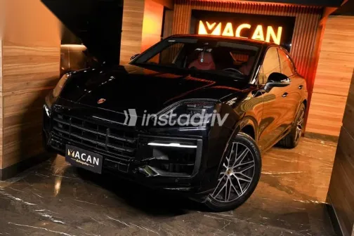 Porsche Cayenne 2024 Black Used for Sale - 2