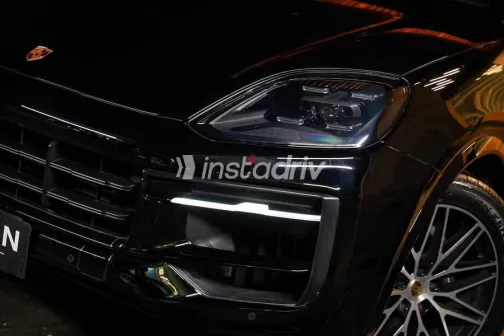 Porsche Cayenne 2024 Black Used for Sale - 3