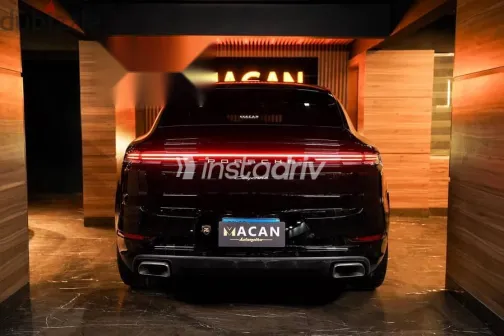 Porsche Cayenne 2024 Black Used for Sale - 5