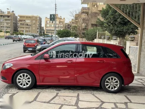 Mercedes B 180 2014 Red Used for Sale - 3