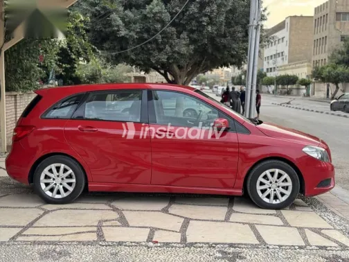 Mercedes B 180 2014 Red Used for Sale - 5