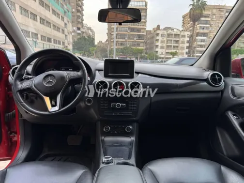 Mercedes B 180 2014 Red Used for Sale - 6