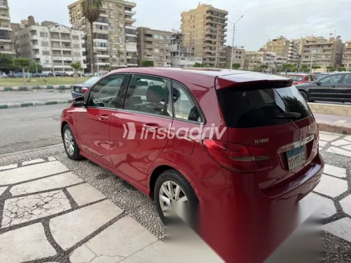 Mercedes B 180 2014 Red Used for Sale - 7