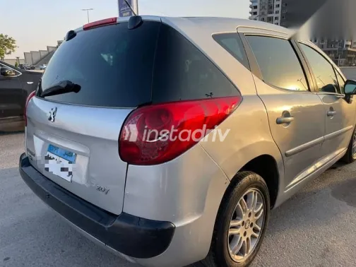 بيجو 207 2011 فضي مستعملة للبيع - 4