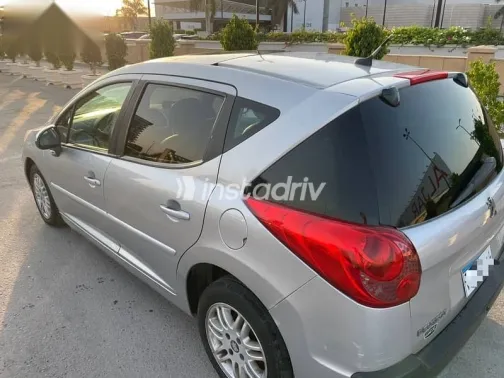 بيجو 207 2011 فضي مستعملة للبيع - 6