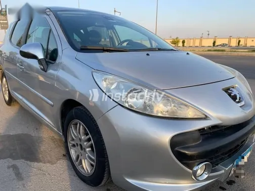 بيجو 207 2011 فضي مستعملة للبيع - 8