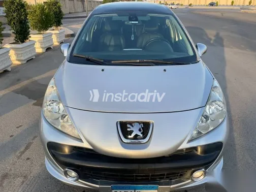 بيجو 207 2011 فضي مستعملة للبيع - 10