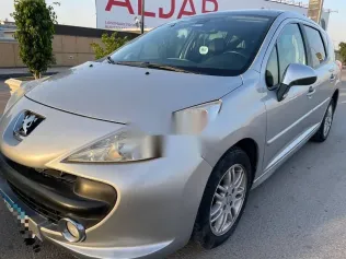بيجو 207 2011 فضي مستعملة للبيع