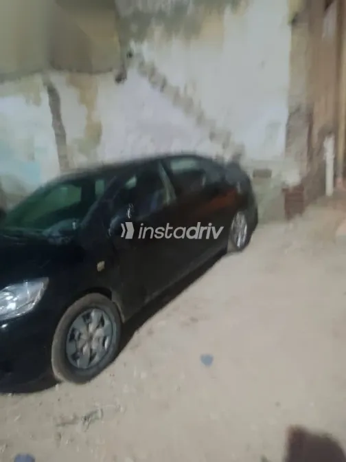 تويوتا ياريس 2008 أسود مستعملة للبيع - 2