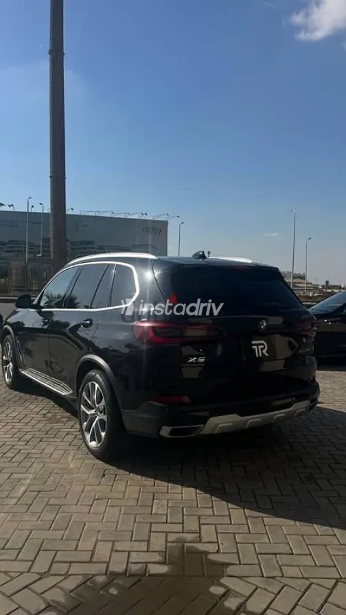 بي ام دبليو X5 2023 أسود مستعملة للبيع - 5
