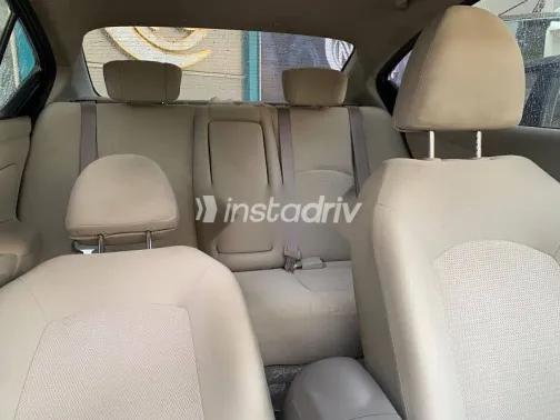 Nissan Sunny 2023 Gold Used for Sale - 3