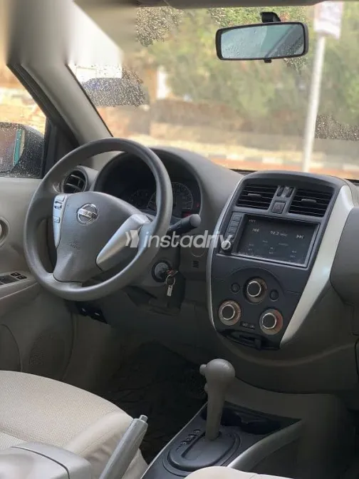 Nissan Sunny 2023 Gold Used for Sale - 4