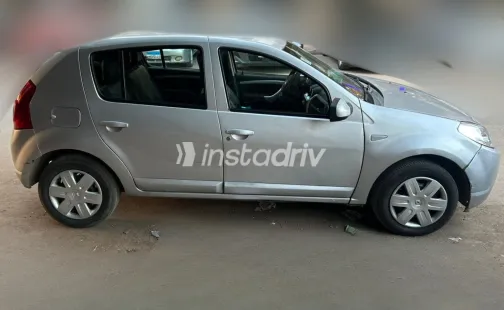 رينو سانديرو 2012 أبيض مستعملة للبيع - 2