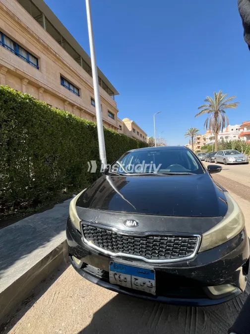 كيا سيراتو 2018 أبيض مستعملة للبيع - 1