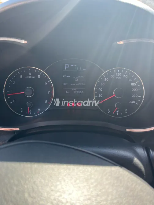 كيا سيراتو 2018 أبيض مستعملة للبيع - 8