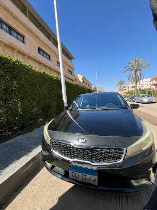 كيا سيراتو 2018 أبيض مستعملة للبيع