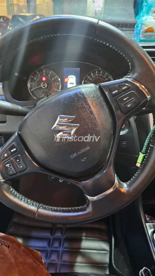 سوزوكى سياز 2022 أبيض مستعملة للبيع - 3