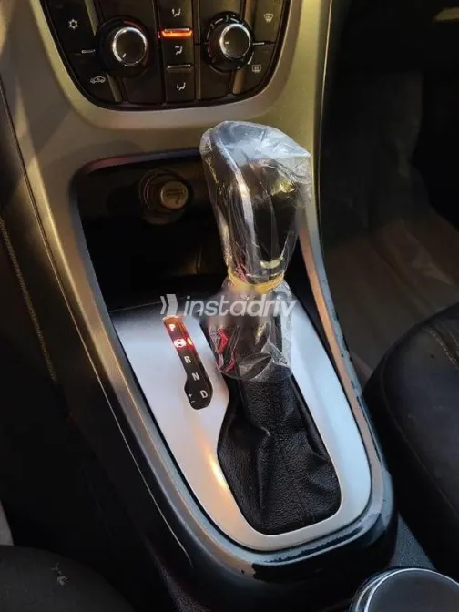 اوبل أسترا 2015 أسود مستعملة للبيع - 7