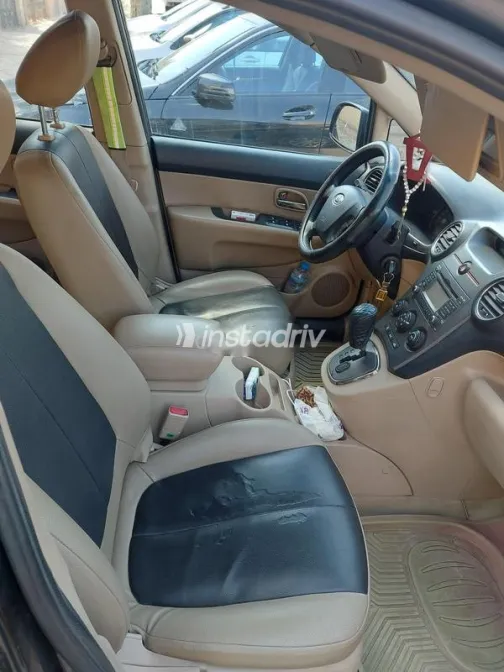 كيا كارينز 2012 أسود مستعملة للبيع - 2