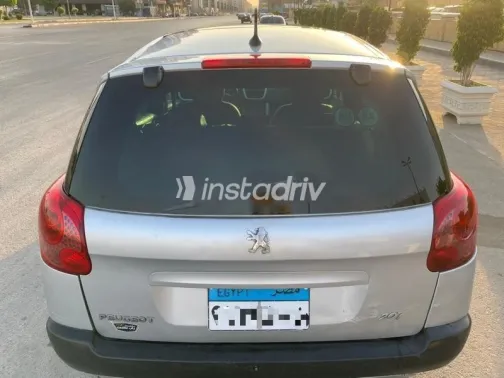 بيجو 207 2011 فضي مستعملة للبيع - 5