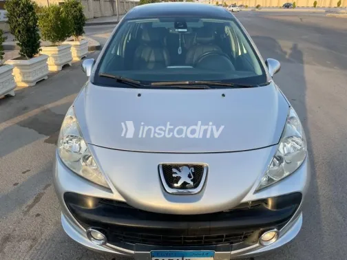 بيجو 207 2011 فضي مستعملة للبيع - 10