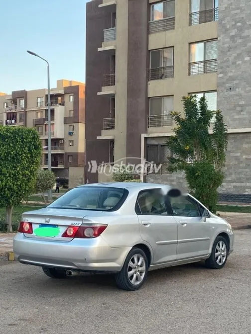 هوندا سيتى 2006 فضي مستعملة للبيع - 2