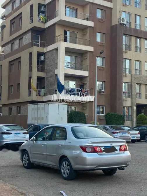 هوندا سيتى 2006 فضي مستعملة للبيع - 3