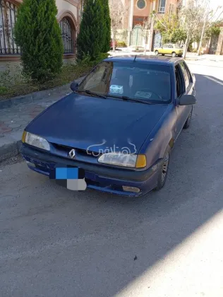 رينو 19 1999 أزرق مستعملة للبيع