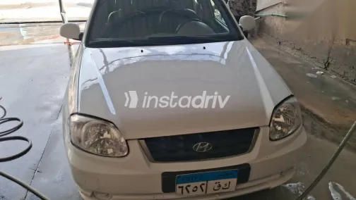 هيونداي فيرنا 2019 أبيض مستعملة للبيع - 2