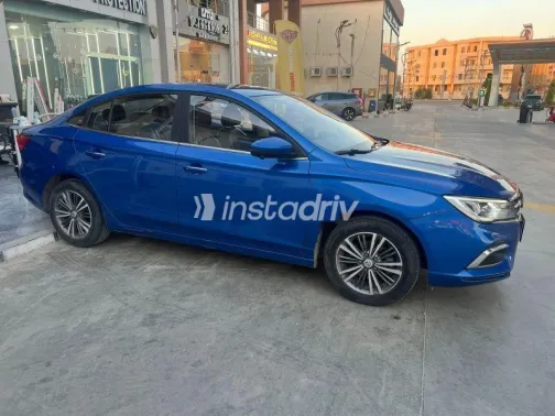 ام جى 5 2022 أزرق غامق مستعملة للبيع - 2