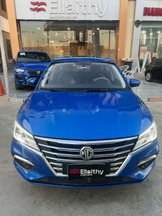 ام جى 5 2022 أزرق غامق مستعملة للبيع