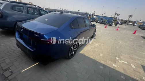 بي ام دبليو 520 2025 أبيض مستعملة للبيع - 6