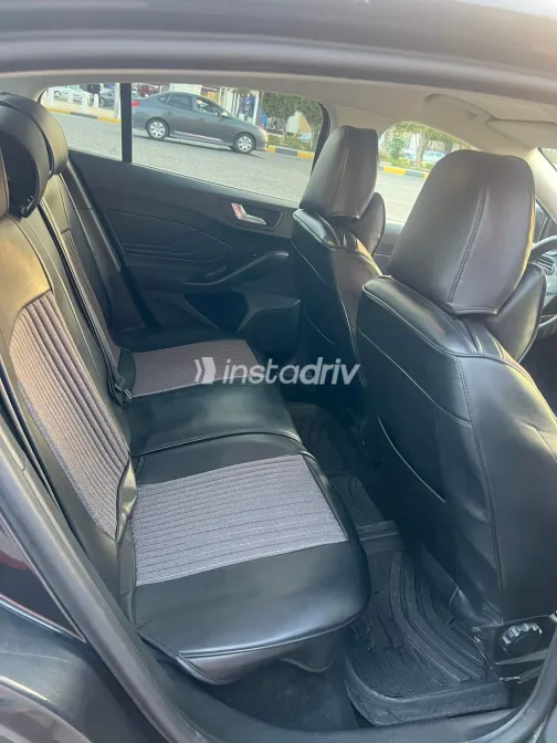 فورد فوكس 2021 أبيض مستعملة للبيع - 3