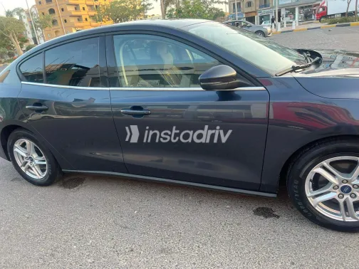 فورد فوكس 2021 أبيض مستعملة للبيع - 4