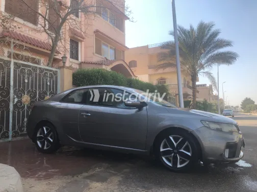 Kia Cerato 2010 White Used for Sale - 10